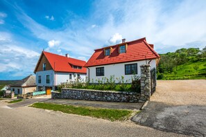 Front of property - Ferrata Guesthouse (Csesznek)