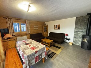 Tv och eldstad