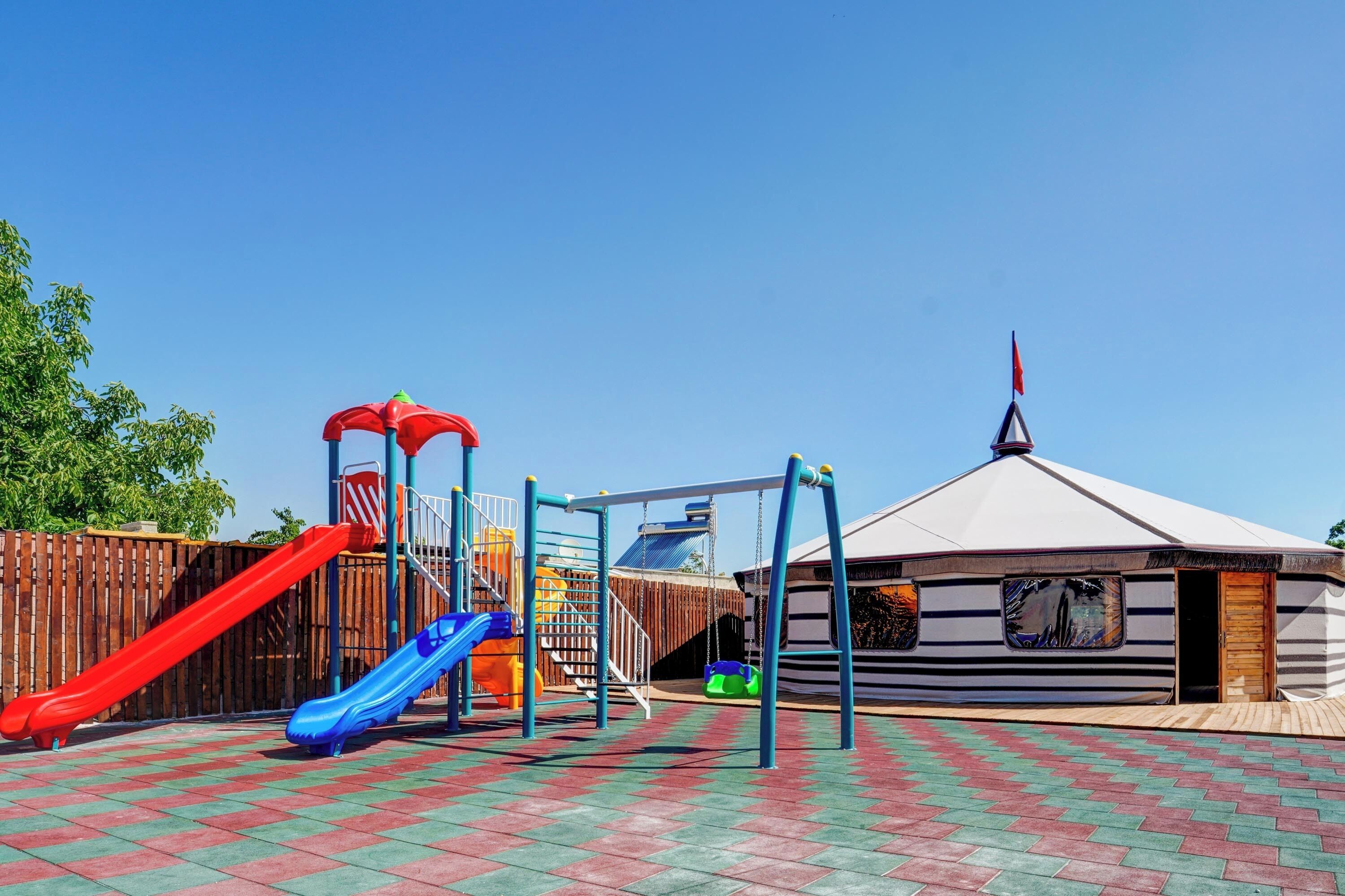 儿童活动区 - 室外