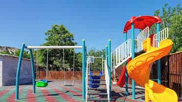 Area giochi per bambini (all'aperto)