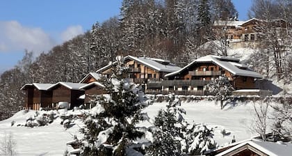 Cozy 1BR + Alcove, WiFi, Parking, Near Slopes & Shops!