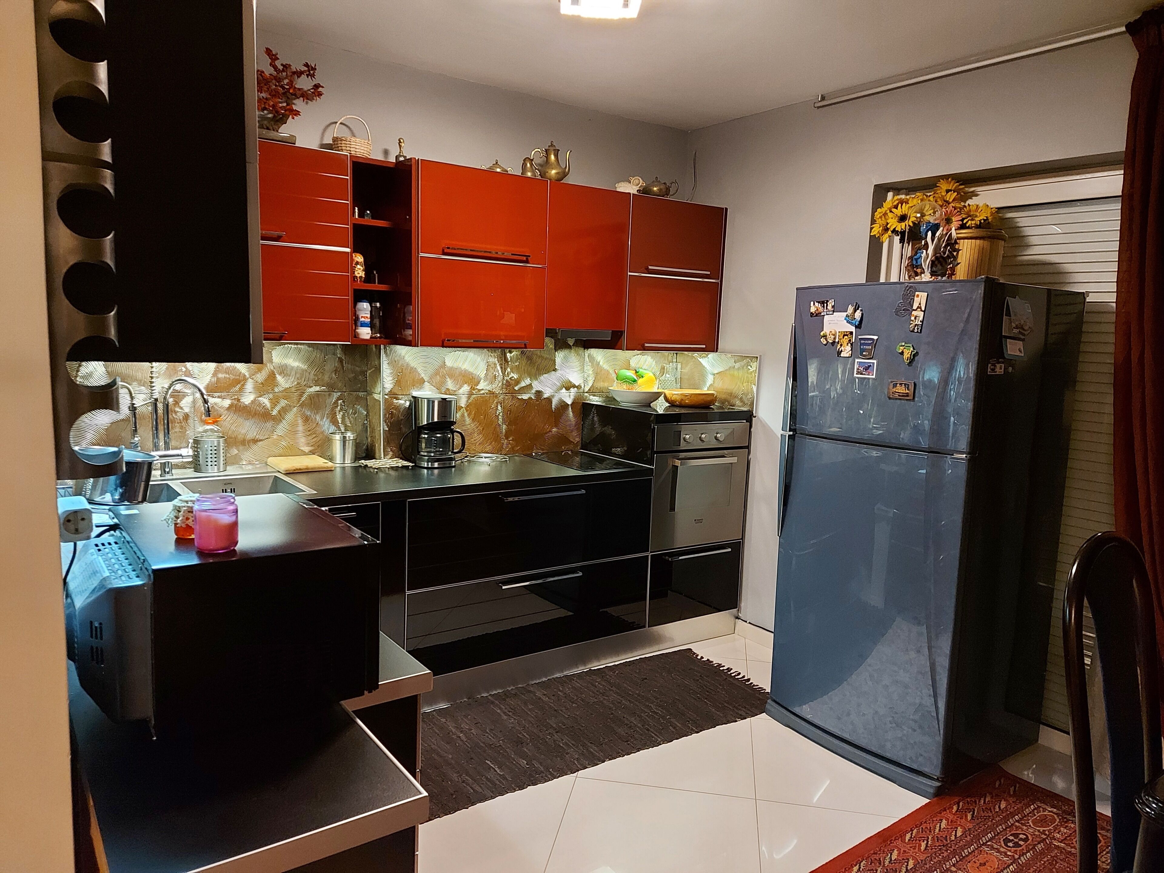 Refrigerador, microondas, horno y parrilla de estufa 