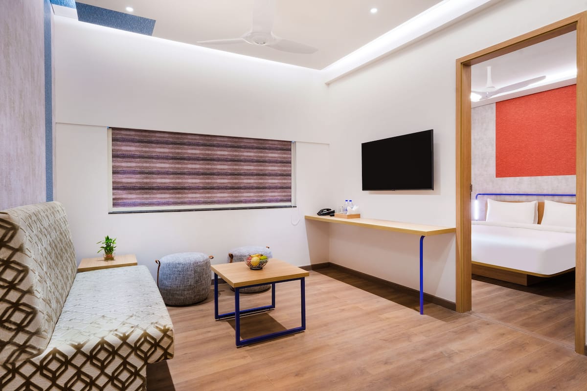 Premium bedding, in-room safe, desk, soundproofing