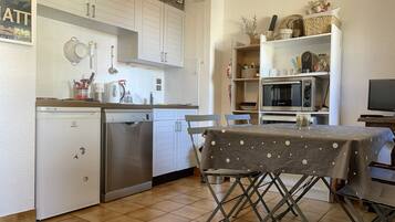Fridge, microwave, dishwasher