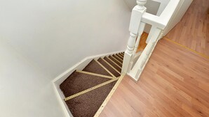 Unclassified image, 2 of 18, button - Premium Cozy 2-bed HSE NR London Excel Free CAR PK (London)