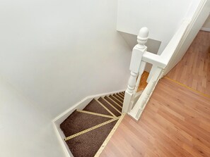 House, Multiple Beds | 2 bedrooms, iron/ironing board, free WiFi - Premium Cozy 2-bed HSE NR London Excel Free CAR PK (London)
