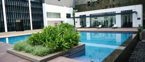 屋外プール、温水プール