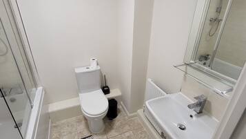 House | Bathroom | Combined shower/tub, deep soaking tub, towels