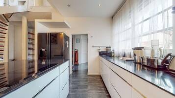 Fridge, microwave, oven, dishwasher