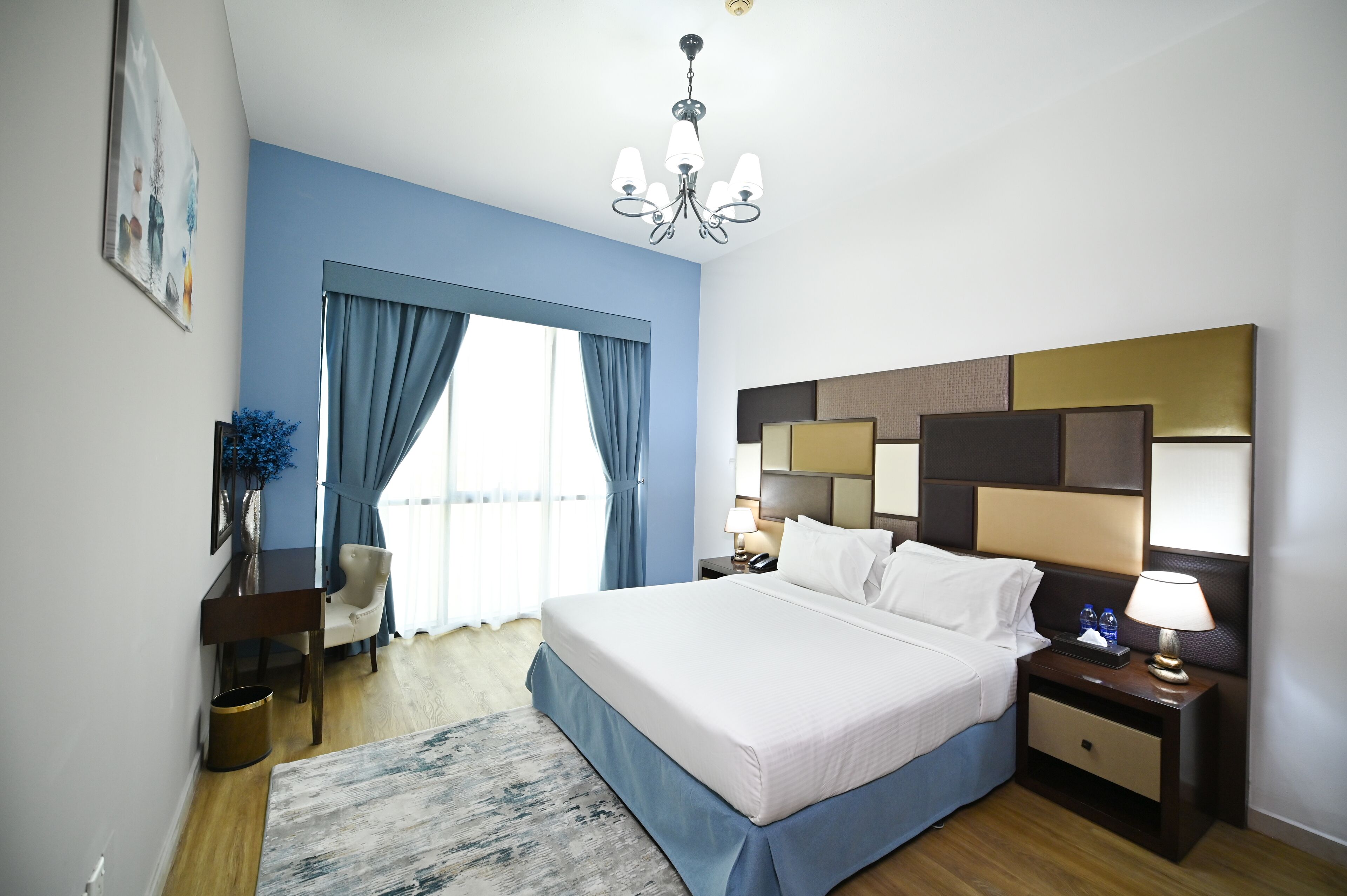 3 bedrooms, in-room safe, iron/ironing board, free WiFi