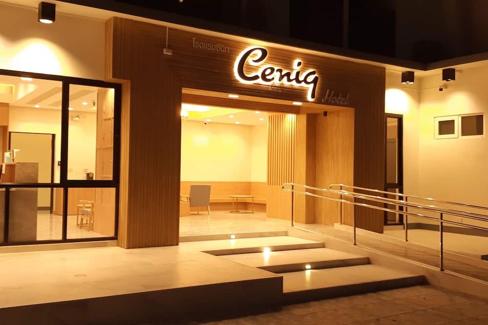 Ceniq Hotel