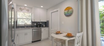 Turtle Tracks East| 2-bedroom Sanibel Duplex Near Beach | Free Resort Access