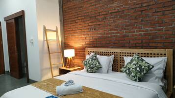 4 bedrooms, desk, free WiFi