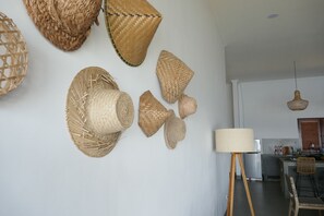 Khu vực ăn uống tại phòng