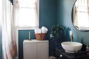 Hair dryer, towels - More than a place to stay—it's where families reconnect, sleep soundly, and create memories in a home guests can't stop talking about. (Montgomery)
