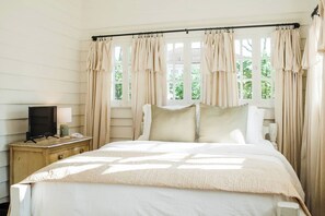 3 camere, una scrivania, ferro/asse da stiro, Wi-Fi gratuito