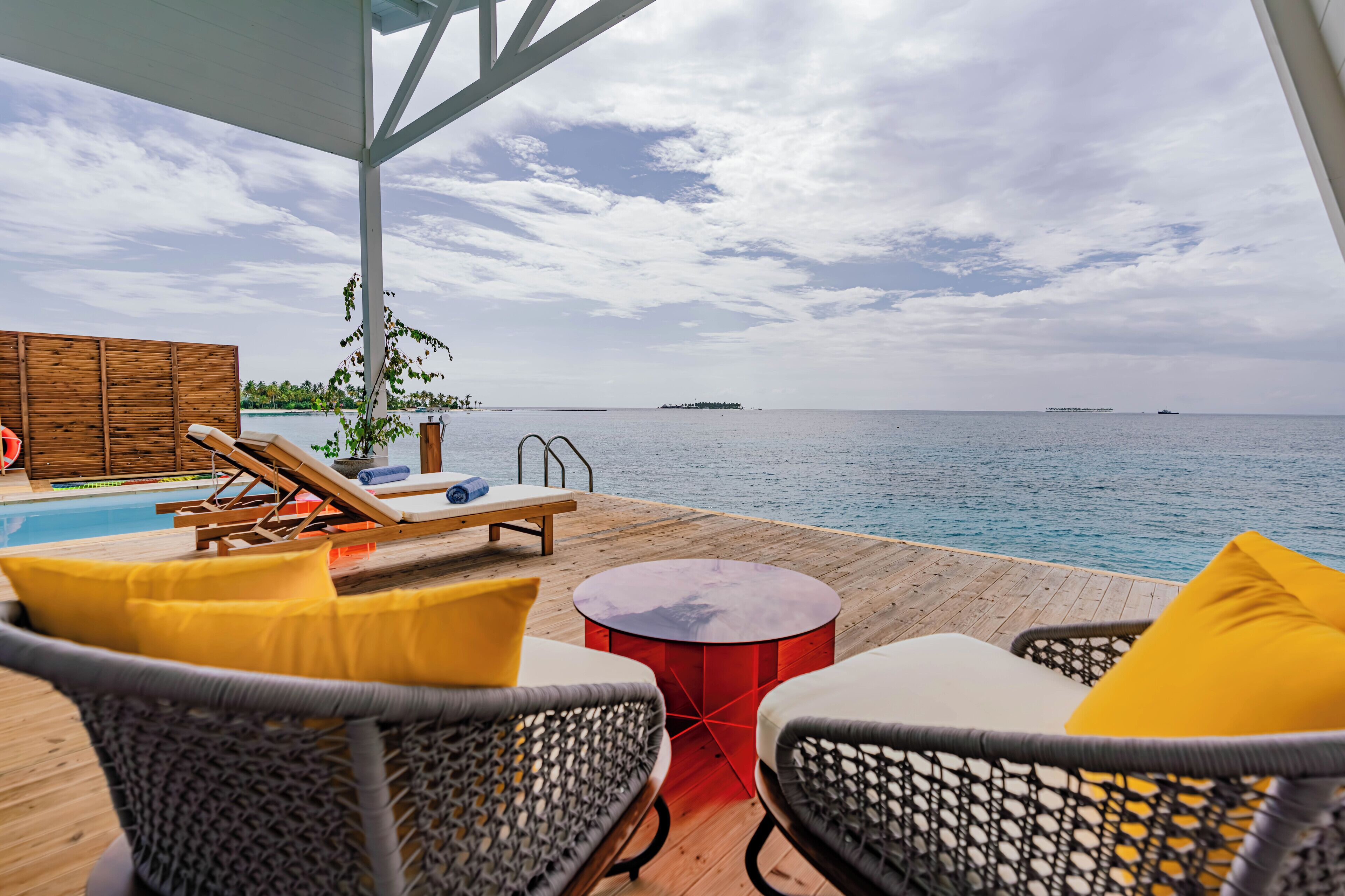 Odi Water Villa with Private Pool | Utsikt mot strand/hav