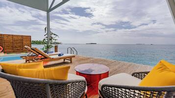 Odi Water Villa with Private Pool | Utsikt mot strand/hav