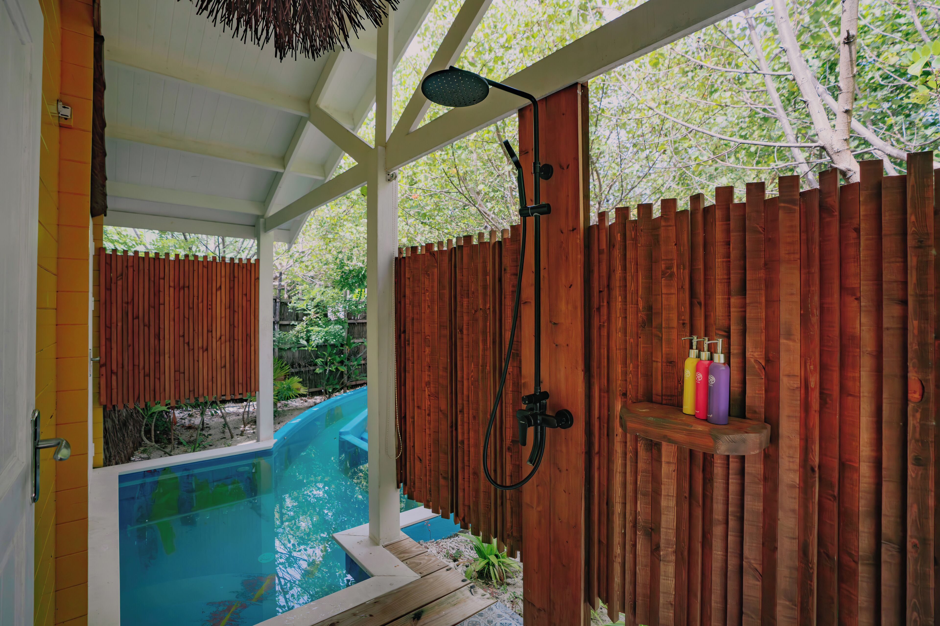 Veyoge Gallery Pool Villa | Hypo-allergenic bedding, down comforters, free minibar, in-room safe