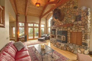 Smart TV, lareira, escritórios