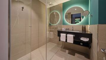 Dusche, Regendusche, kostenlose Toilettenartikel, Haartrockner