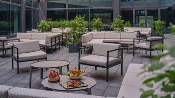 2 bar/lounge, bar di atap