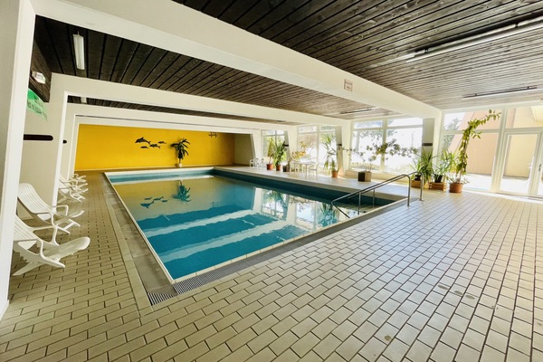 Innenpool, beheizter Pool