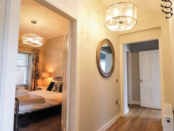 Cottage | 2 bedrooms, individually decorated, individually furnished, free WiFi