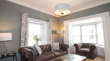 Cottage | Living area