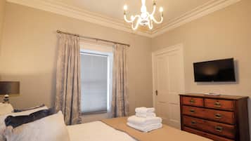 Cottage | 2 bedrooms, individually decorated, individually furnished, free WiFi