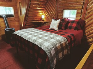 1 bedroom, desk, travel cot, WiFi