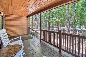 Terrace/patio - Pinetop-Lakeside Cabin w/ Deck: Hike, Ski & Golf (Pinetop-Lakeside)
