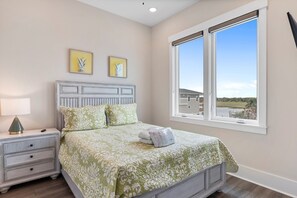 10 bedrooms, iron/ironing board, WiFi, bed sheets