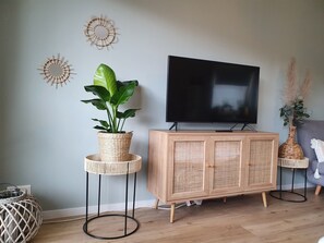 Interior - Modern and lovingly furnished apartment with balcony and parking space (Oldenburg)