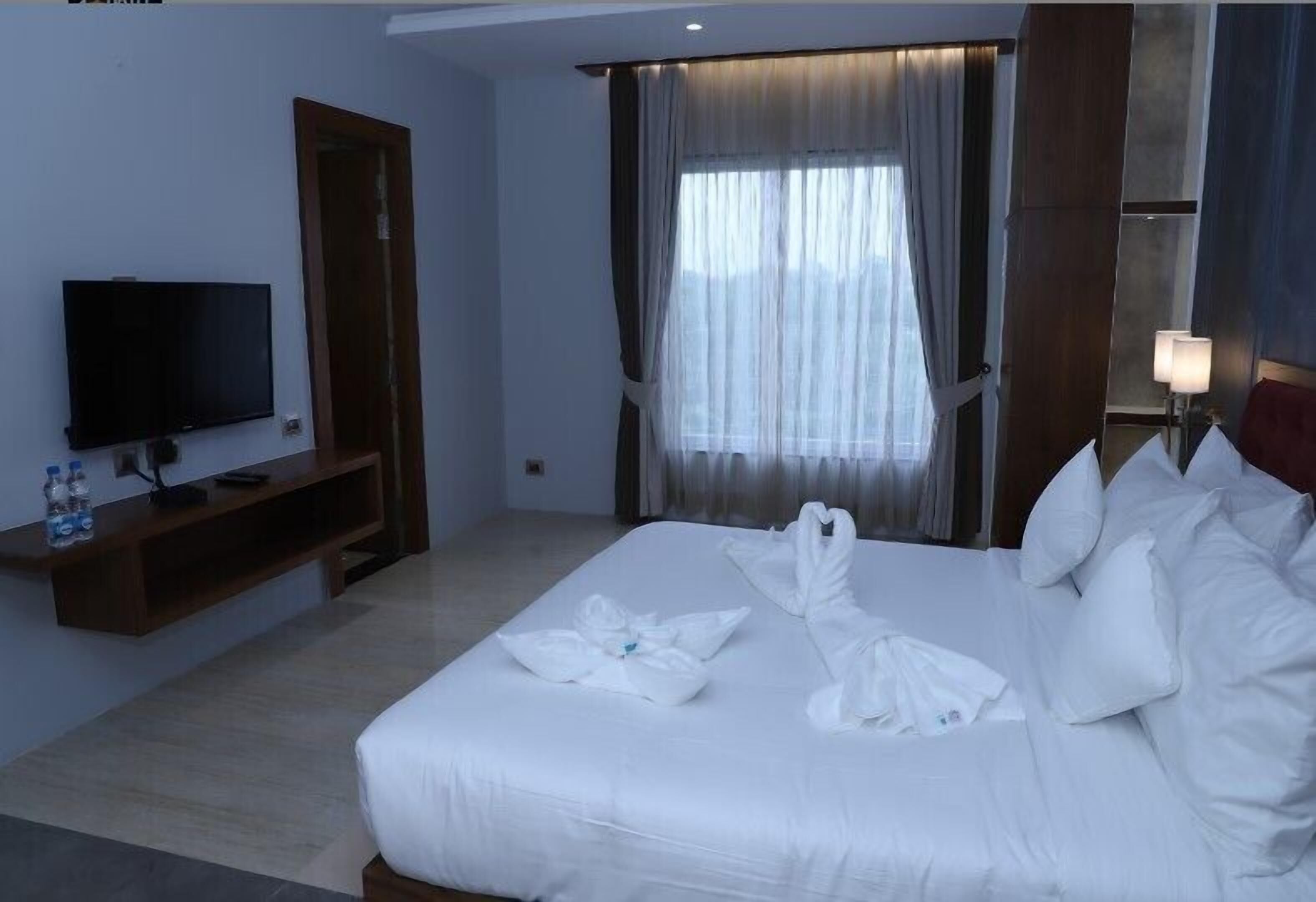 Free WiFi, bed sheets