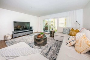 Smart TV, offices - White Dunes condo in Indian Rocks Beach (Indian Rocks Beach)