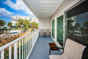 Terrace/patio - White Dunes condo in Indian Rocks Beach (Indian Rocks Beach)