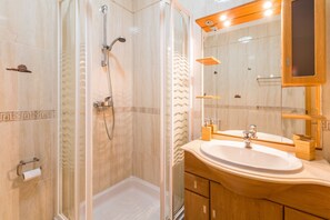 Bathtub, hair dryer, towels - Superbe Appartement 2 Chambres Avec vue mer (Albufeira)