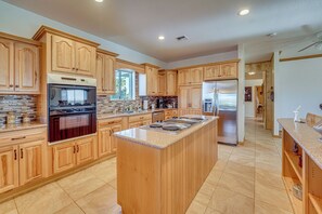 Cookware/dishes/utensils