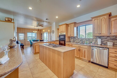 Private Hot Tub & Epic Views in Superstition Mtns!