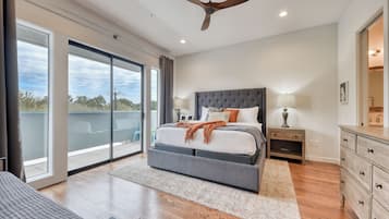 8 slaapkamers, een strijkplank/strijkijzer, reisbedje, gratis wifi