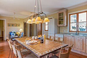 Dining - Townhouse with pool and mountain views, just 5 minutes from Pollensa downtown  (Pollensa)