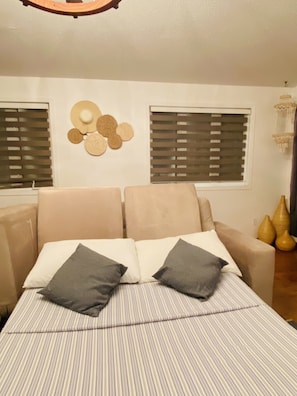 3 habitaciones, escritorio, tabla de planchar con plancha y wifi gratis 
