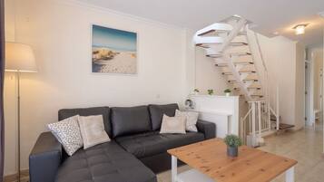 Una televisión, videojuegos