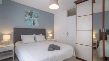 2 bedrooms, desk, iron/ironing board, travel cot