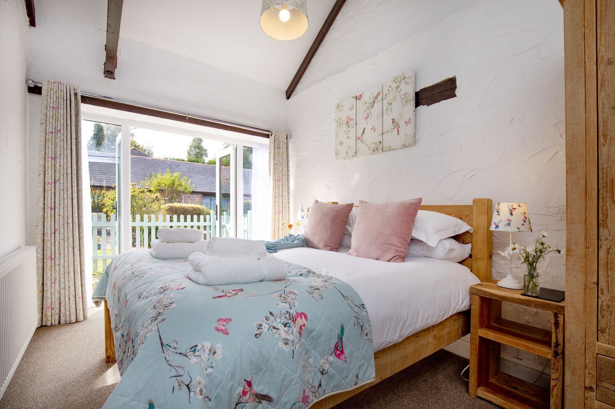 2 makuuhuonetta, silitysrauta/-lauta, vauvan matkasänky, ilmainen Wi-Fi