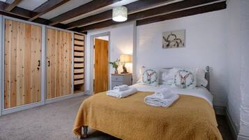 5 bedrooms, iron/ironing board, travel cot, free WiFi