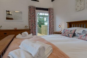 5 slaapkamers, een strijkplank/strijkijzer, reisbedje, gratis wifi