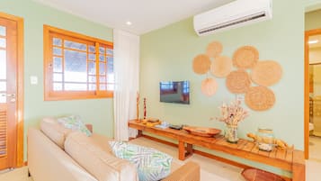 Apartamento | Sala de estar | TV 32 polegadas com canais digitais