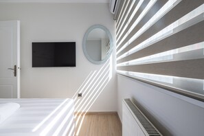 2 bedrooms, Egyptian cotton sheets, premium bedding, pillowtop beds - Acropolis Cozy Apartments (Athens)